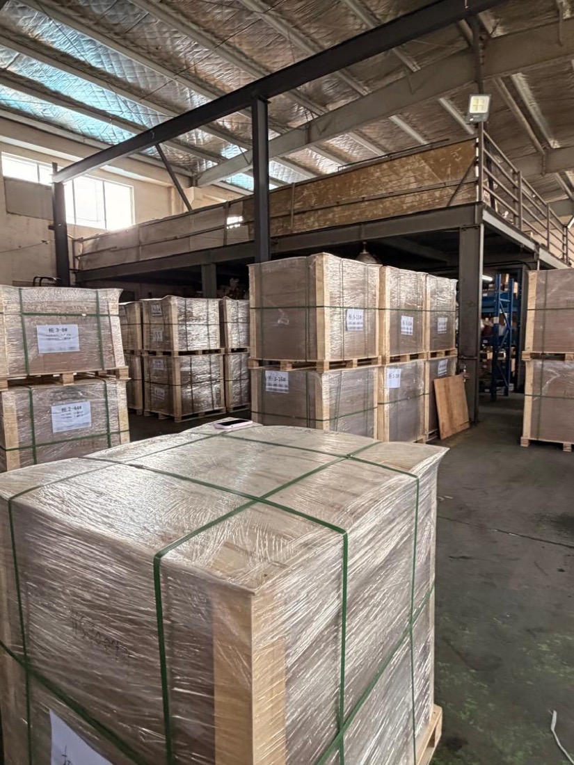 Consolidação de carga no armazém na China